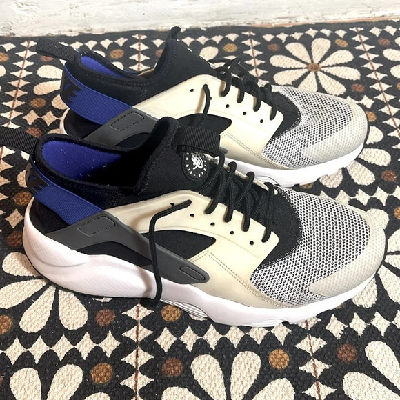 Nike  Air Huarache Run Ultra 10.5 - Picture 2 of 7